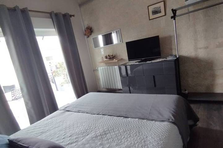Chambre d'hôtes en plein cœur du vignoble Saumurois lieu calme et relaxant. in Saint-Cyr-en-Bourg, Vallée de la Loire
