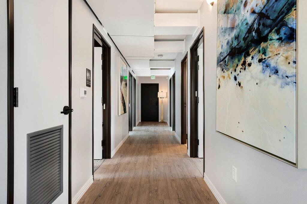 Komplettes All-Suite Hotel in der 6th Street; Großartige Lage, perfekt für Gruppenreisen in Austin, Travis County