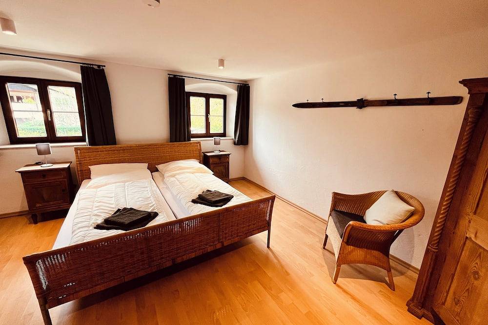 Ganze Wohnung, Ferienwohnung Wendelstein, 180qm mit Balkon, für max. 8 Personen in Wendelstein, Brannenburg