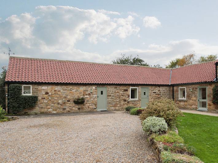 Cottage for 4 people, with yard - 1