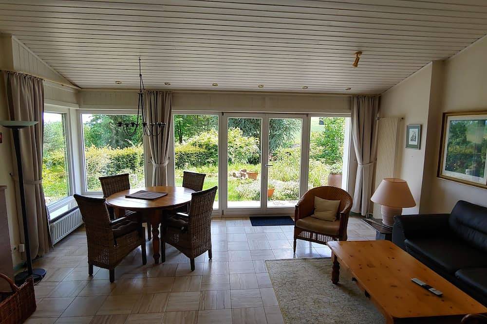 Mooie vrijstaande vakantiewoning met zonnige ligging en weids uitzicht, foto 12