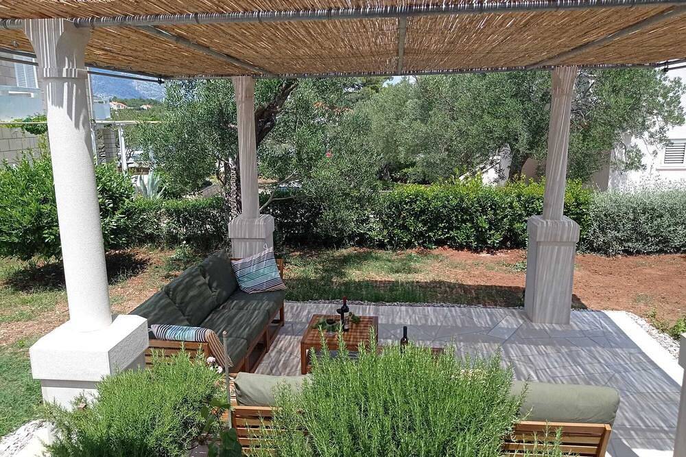 Your Mediterranean villa with large garden and private parking space - welcome! in Lumbarda, Korcula