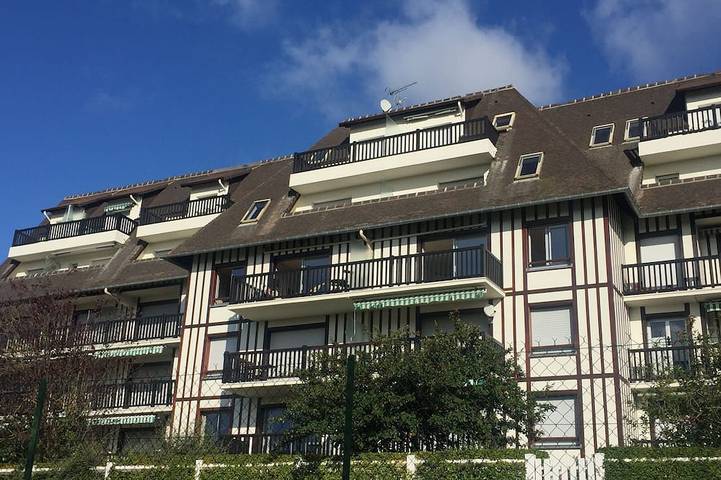 Gîte pour 2 personnes, avec terrasse, animaux acceptés dans Hippodrome de Deauville La Touques - 4