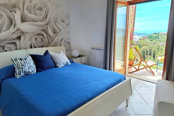 Entire apartment, Sea view apartment between Lerici and Cinque Terre in Pitelli, La Spezia