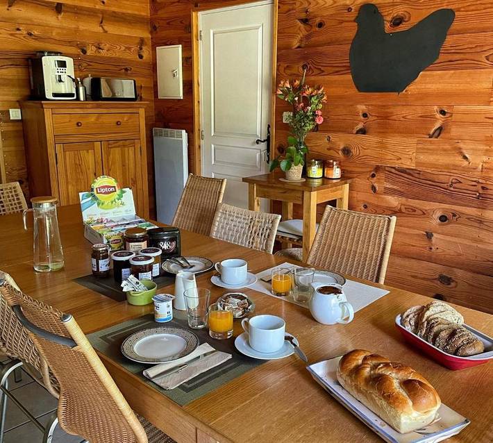 Auberge pour 2 personnes, avec terrasse ainsi que piscine et jardin à Bourg-de-Bigorre