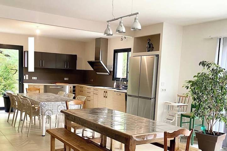 Location de vacances pour 10 personnes, avec jardin et terrasse à Mansac