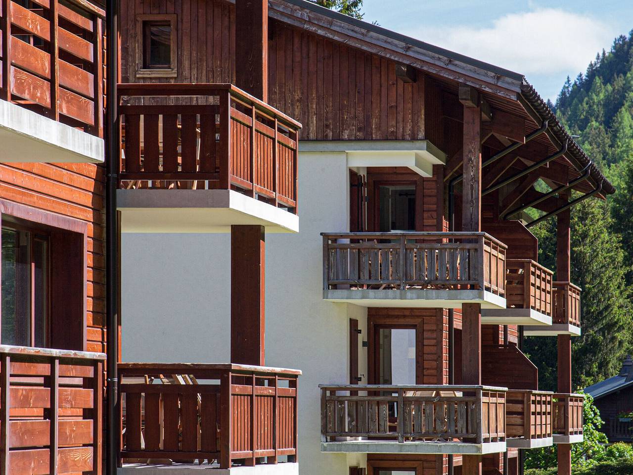 Entire apartment, Relaxing Poolside Alpine Apt in Vallorcine, Massif du Mont-Blanc