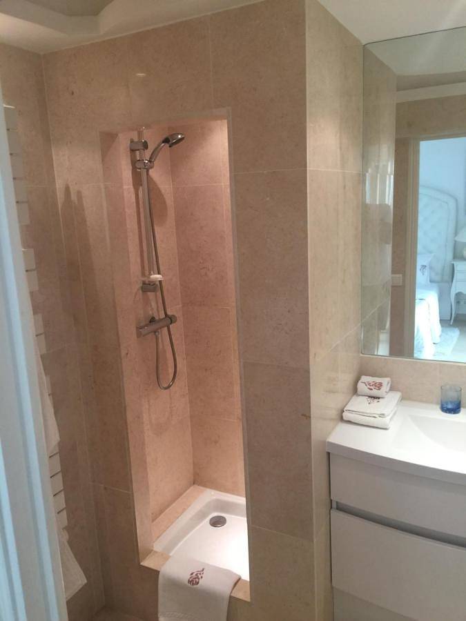 Chambre d’hôte pour 2 personnes, avec piscine ainsi que jardin et vue à Vence - 4