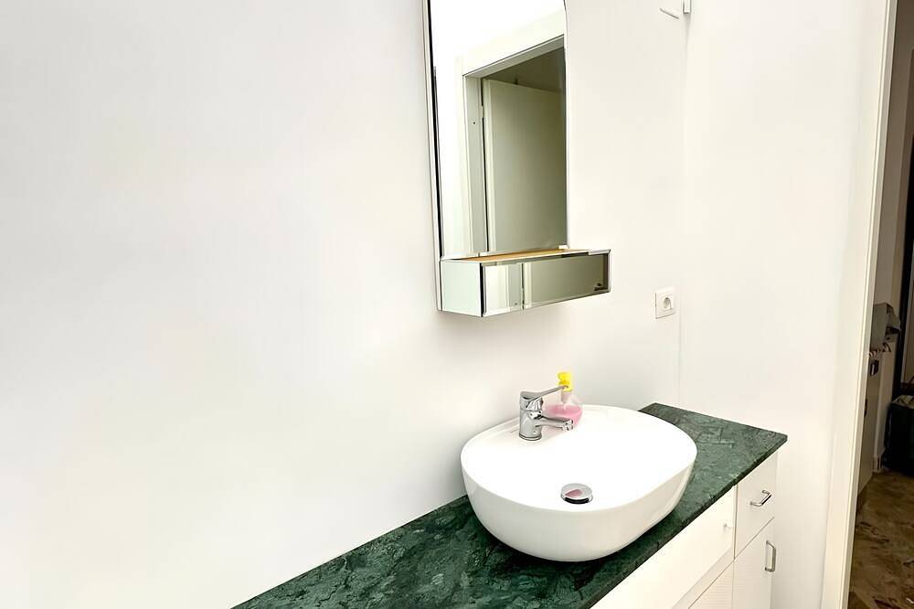 Appartement entier, Appartement 'A Due Passi Da Bari - La Casa Della' avec balcon, Wi-Fi et climatisation in Noicàttaro, Province de Bari