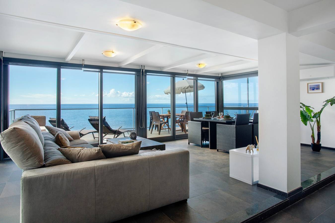 Ολόκληρο το διαμέρισμα, Apartment 'The Wave House - Seaside Haven' with Sea View, Wi-Fi and Air Conditioning in Jardim do Mar, Μαδέρα
