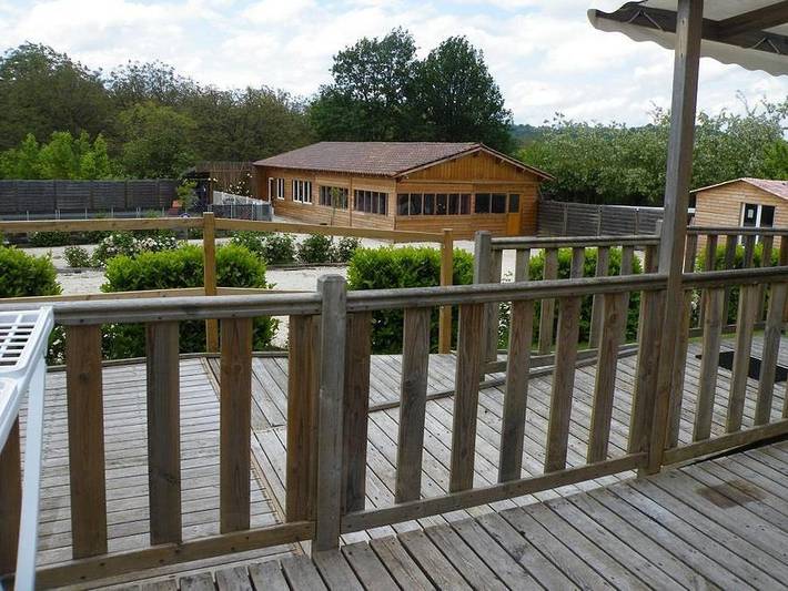 Mobil home pour 4 personnes, avec terrasse et balcon/terrasse, adapté aux familles à Le Buisson-de-Cadouin - 4