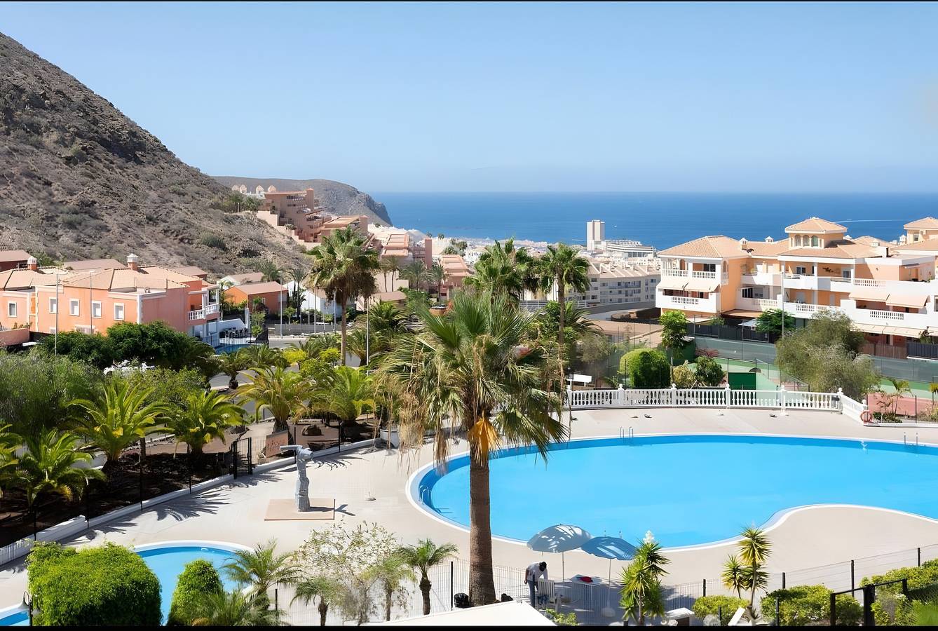 Apartamento entero, Apartamento de vacaciones 'Apto Vistahermosa 3 Bed and Pool' con vistas a la montaña in Los Cristianos, Arona 