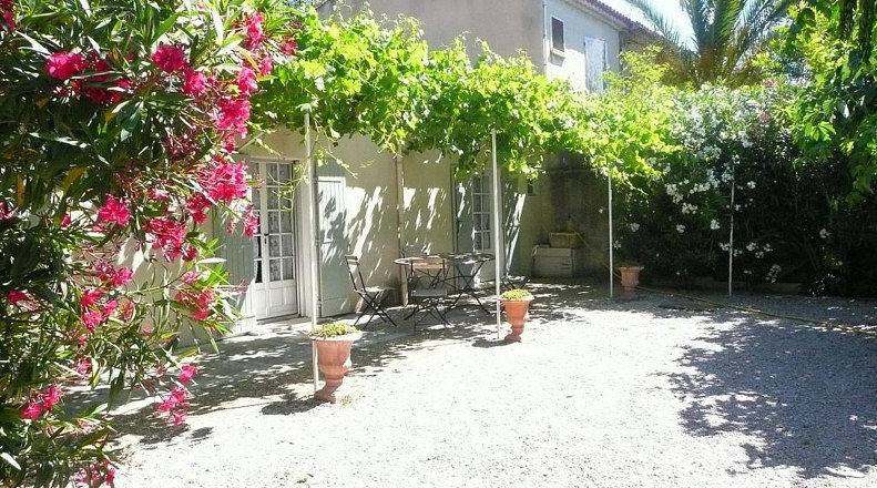 Gîte "Les Lauriers Roses" dans le parc des Alpilles in Mouriès, Région d'Arles