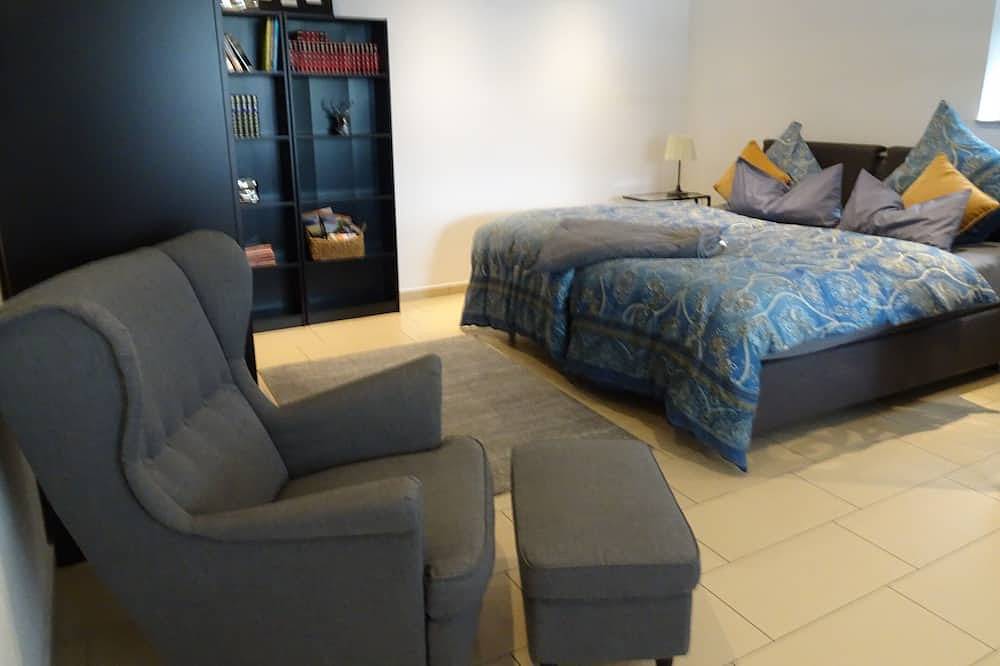 Ganze Wohnung, Beautiful apartment 2.5 rooms near the city with own courtyard garden in Balingen, Neckar-Alb