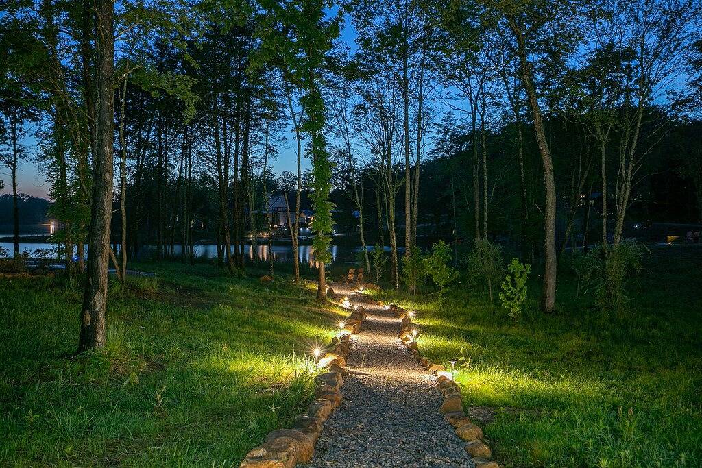 Shore Beats Work at The Retreat at Water's Edge in Grundy County