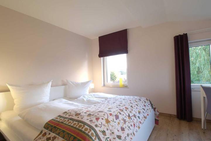 Ferienhaus für 8 Personen, mit Terrasse und Pool sowie Sauna in Kühlungsborn - 3