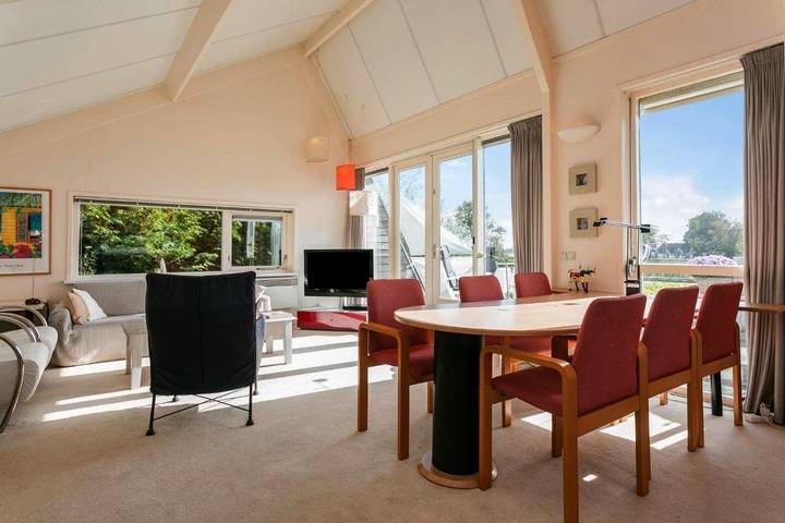 Location de vacances pour 5 personnes, avec vue ainsi que jardin et vue sur le lac dans Grou - 2