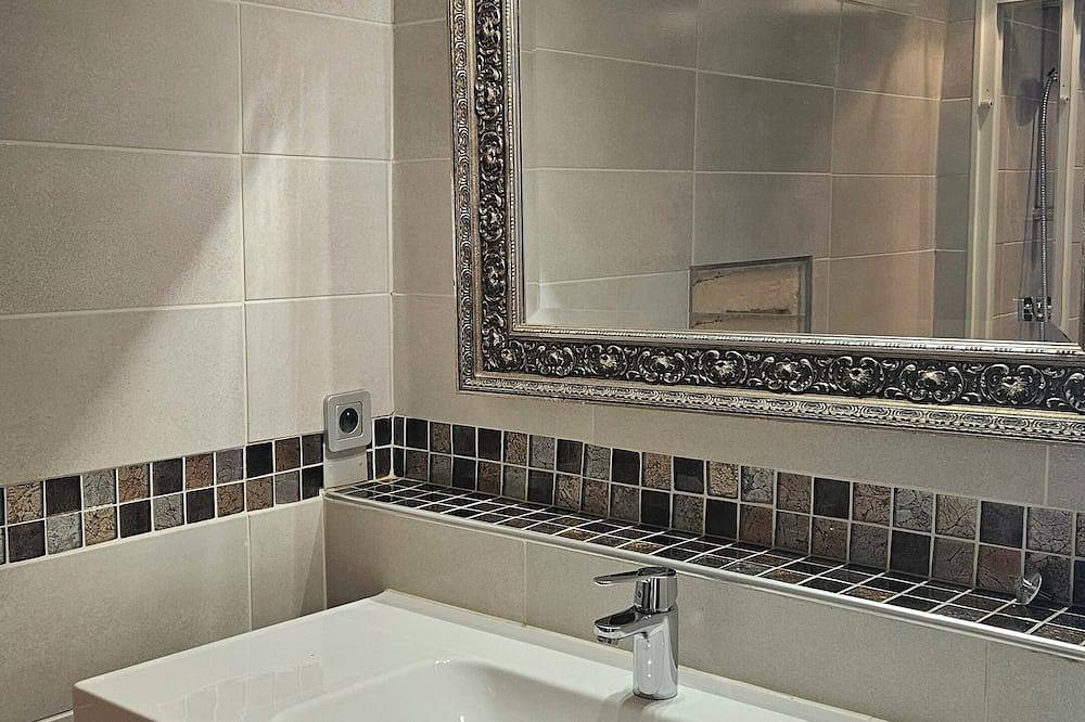 Ganze Wohnung, Separate master suite, 18th century residence in Caen, Caen und Umgebung