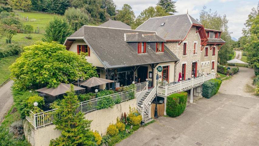 Hôtel pour 4 personnes, avec Terrasse ainsi que Jacuzzi et Vue