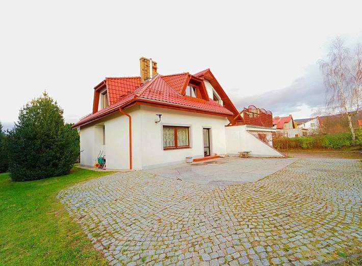 Apartament wakacyjny dla 19 osób, z Balkon i Jacuzzi oraz Taras i Ogród w Kowary