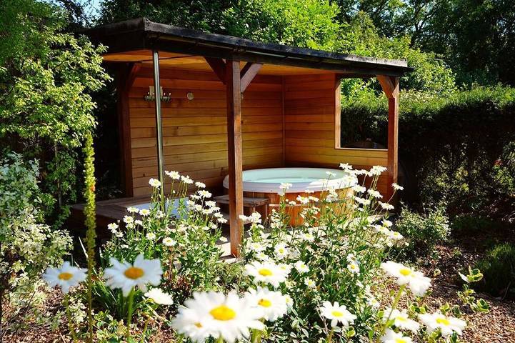 Cottage for 6 people, with Hot tub and Terrace as well as Garden in New Forest