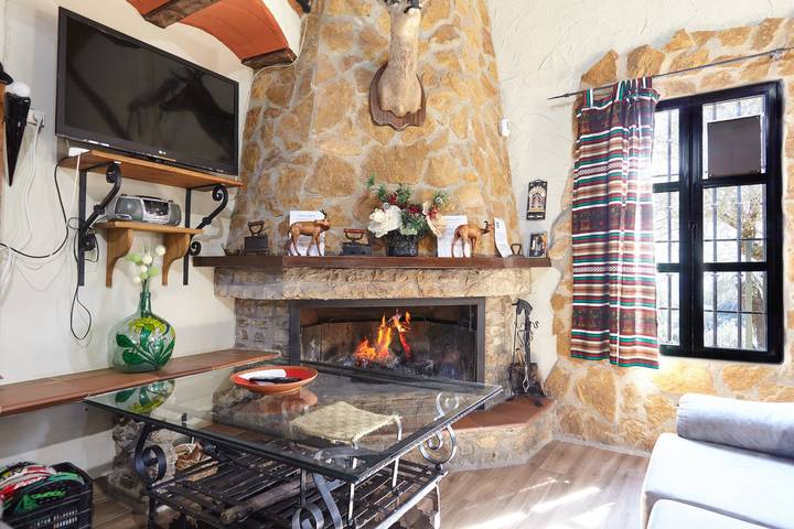 Casa rural 'Casa El Tío Patricio' con vistas al lago, piscina privada y Wi-Fi in Montillana, Provincia de Granada