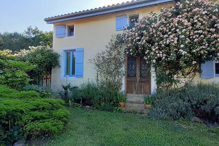 Chambre d’hôte pour 2 personnes, avec Jardin à Perchède
