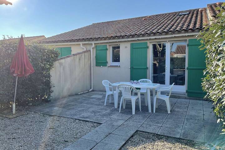 Location de vacances pour 4 personnes, avec terrasse et piscine dans Office De Tourisme De Bretignolles Sur Mer