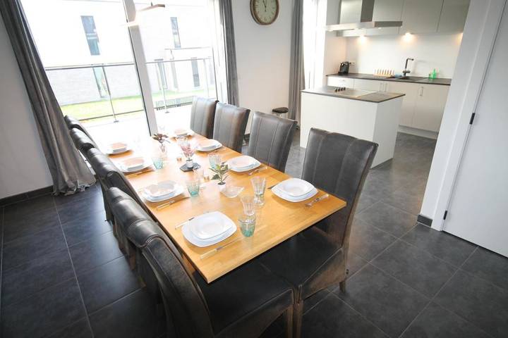 Gîte pour 8 personnes, avec Balcon ainsi que Terrasse et Vue à Wezembeek-Oppem