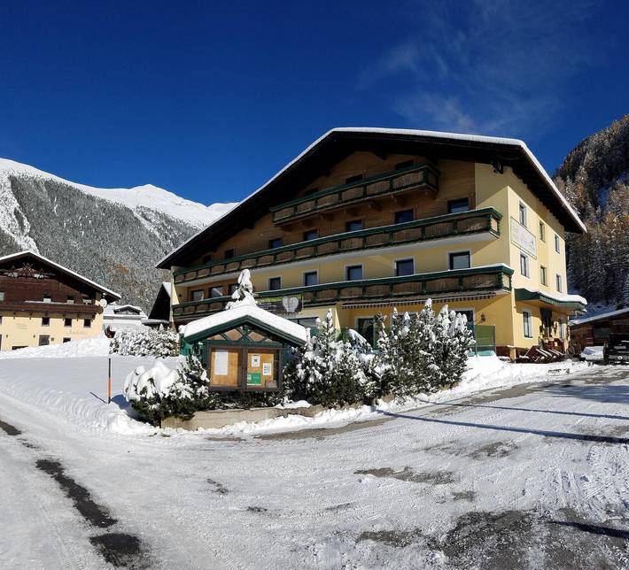 Ferienwohnung für 4 Personen, mit Balkon und Terrasse sowie Garten und Sauna in Niederthai