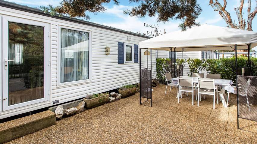 Location de vacances pour 6 personnes, avec jardin ainsi que piscine et terrasse, animaux acceptés à La Londe-les-Maures