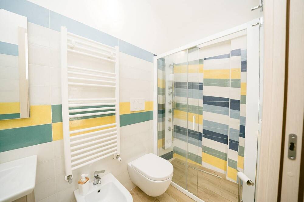 Ganze Wohnung, Pontone di Scala - Lemons & Sun apartment can accommodate up to 4 people. The property has 1 bedroom with double bed and a living area with kitchenette and sofa bed. The kitchenette is equipped with a dining table, a coffee machine, a refrigerator and a in Scala, Amalfiküste