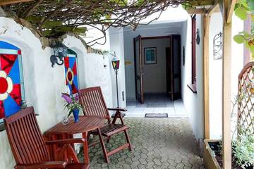 Ferienwohnung für 4 Personen, mit Garten und Sauna sowie Terrasse, mit Haustier in Kamp-Bornhofen