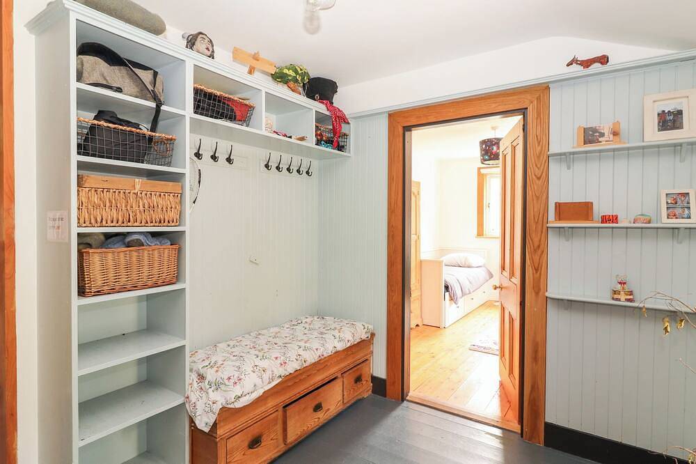 Shanti Gher, pet friendly, with a garden in Ballylickey, County Cork in Glenagarriff, County Cork