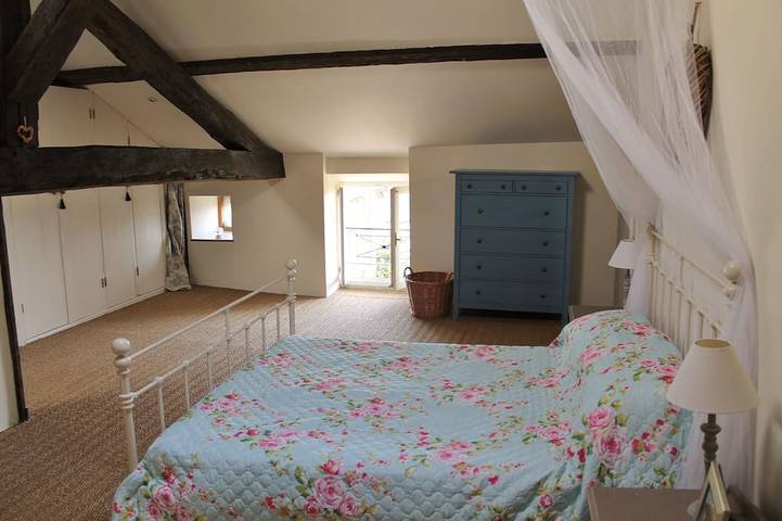 Gîte pour 10 personnes, avec jacuzzi et jardin à Montboyer - 4