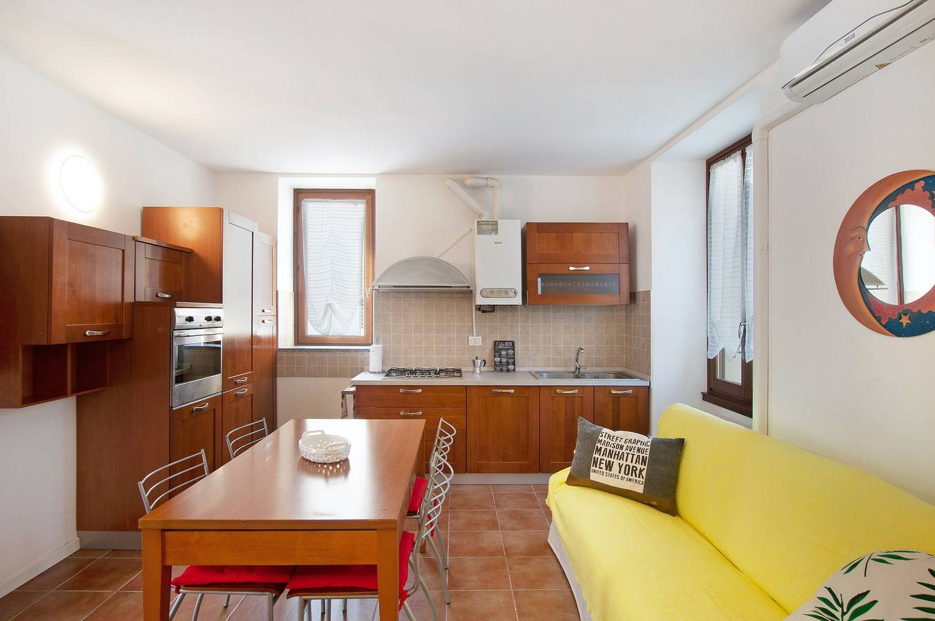 Ganze Wohnung, Ferienwohnung "Casa Sole" mit Seeblick, Balkon & Wlan in Novate Mezzola (Dorf), Novate Mezzola