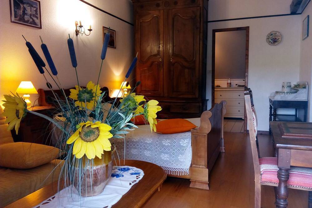 Chambres et table d'hôtes à la ferme, Lourdes, Pyrénées, Anousta in Loubajac, Hautes-Pyrénées