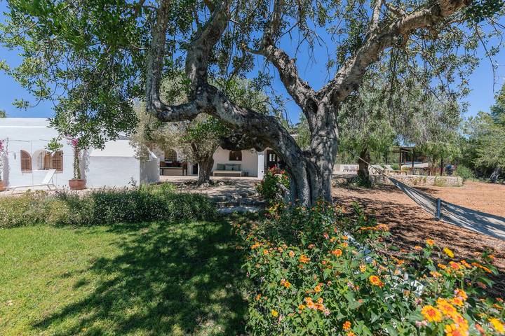 Charming Ibizan Finca with Pool in Santa Gertrudis for 10 Guests in Sant Joan de Labritja, Nordlige Ibiza