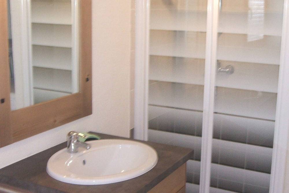 Apartamento entero, T2 Bonita, 4 / P 3 estrellas con piscina de la planta (c. De acuerdo vacaciones) in Arvieux, Queyras