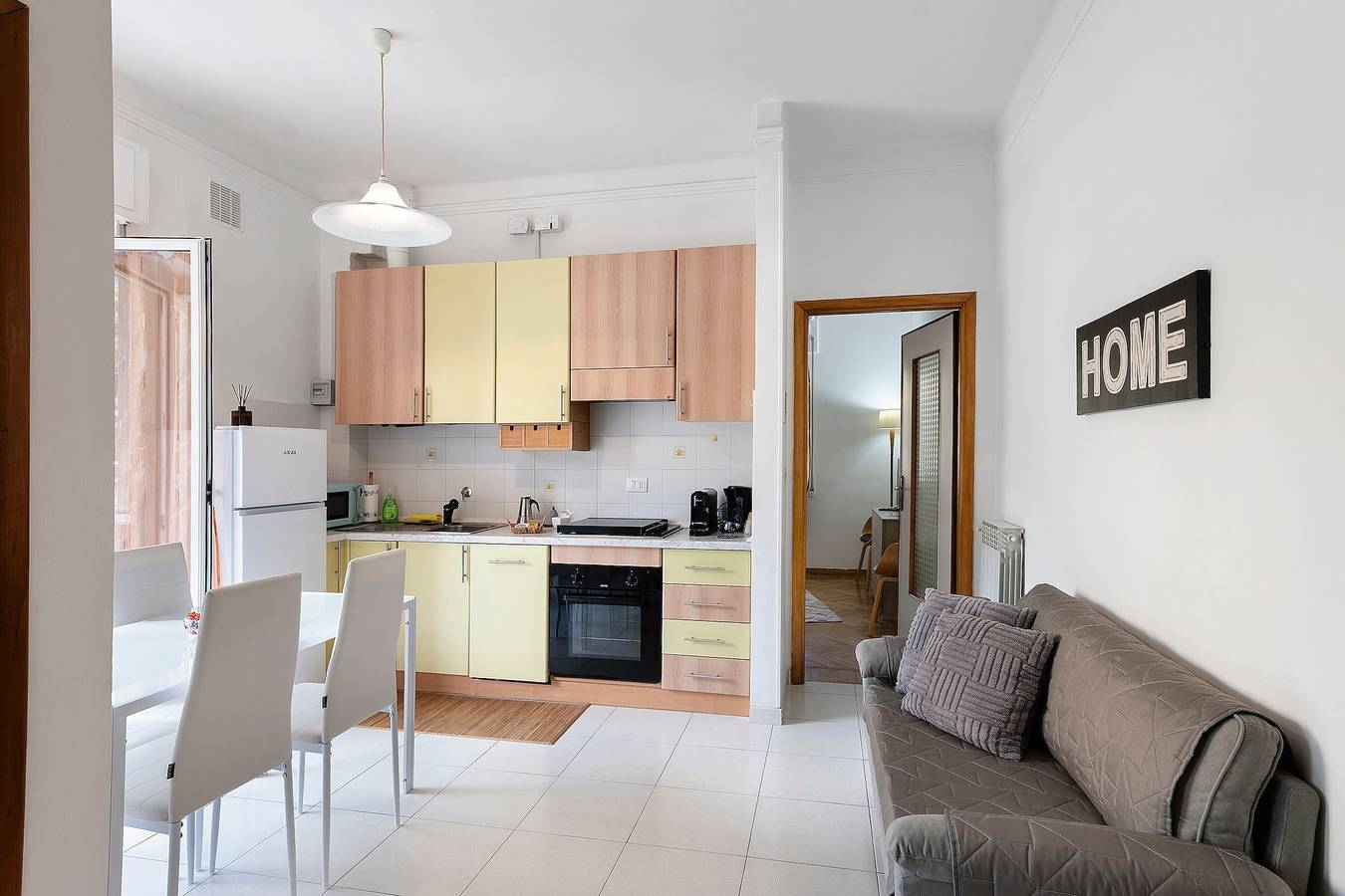 Holiday Home 'La Rosa Blu Vacation Home' with Balcony and Wi-Fi in San Remo, Sanremo Municipality