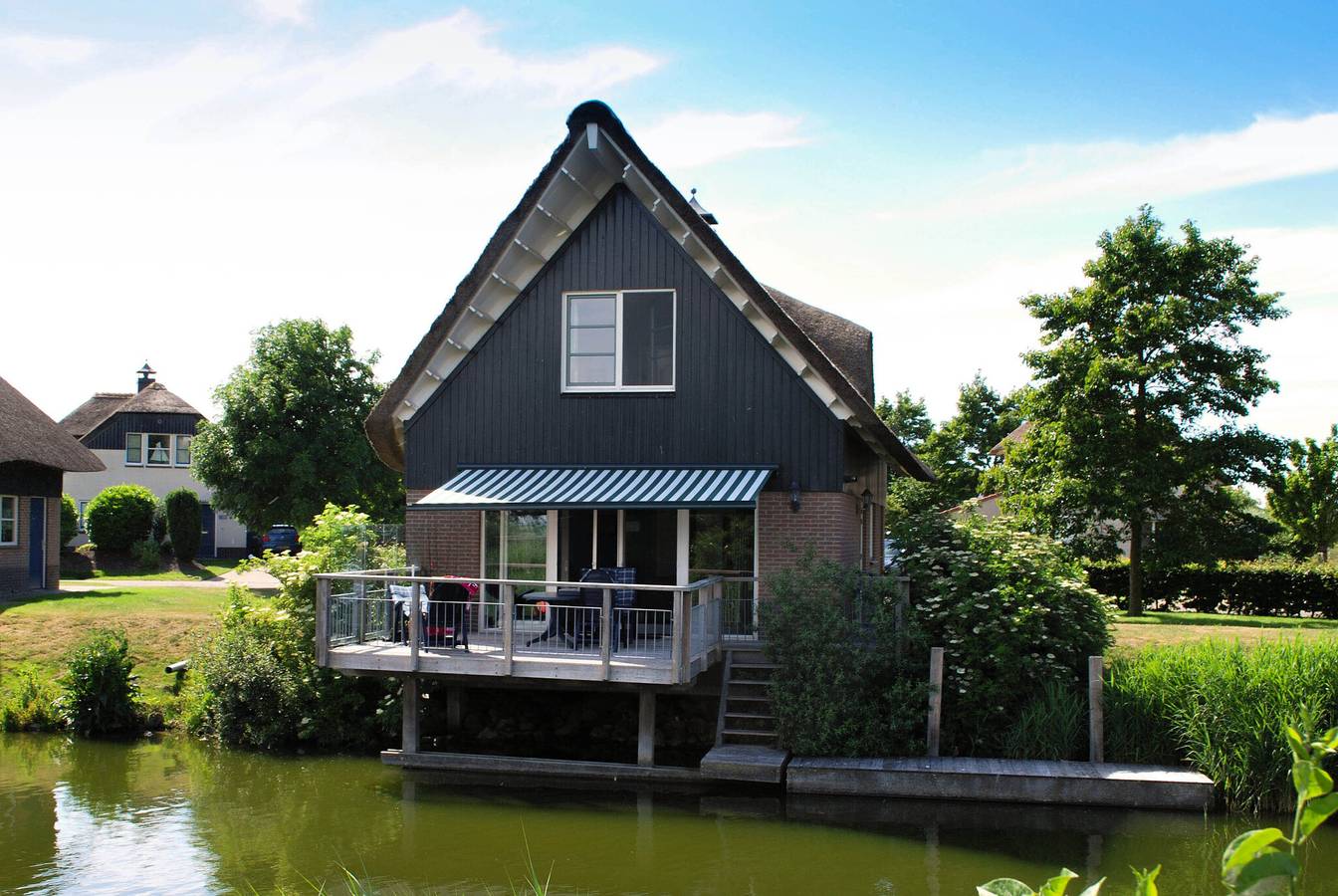 Beach Resort Makkum — Deluxe Fisherman’s Villa mit Sauna – 6 Personen in Makkum, Ijsselmeer