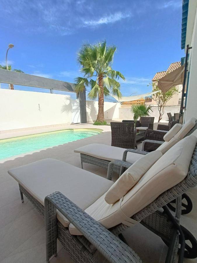 Stunning Villa in Aguadulce, Almería Private Pool 400 sqm area 800m Beach in Aguadulce, Roquetas de Mar