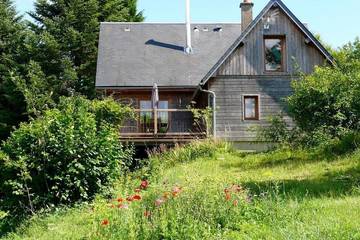Gîte pour 6 personnes, avec terrasse à La Grande-Verrière