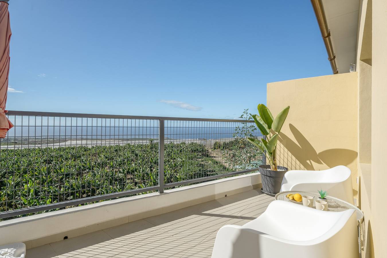 Entire apartment, Vacation Apartment 'Beautiful Sea View and Pool Finca 5' with Sea View, Shared Pool and Wi-Fi in Adeje, South Tenerife