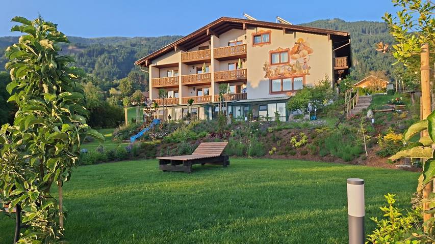 Hütte für 2 Personen, mit Garten und Terrasse sowie Seeblick und Ausblick am Millstätter See
