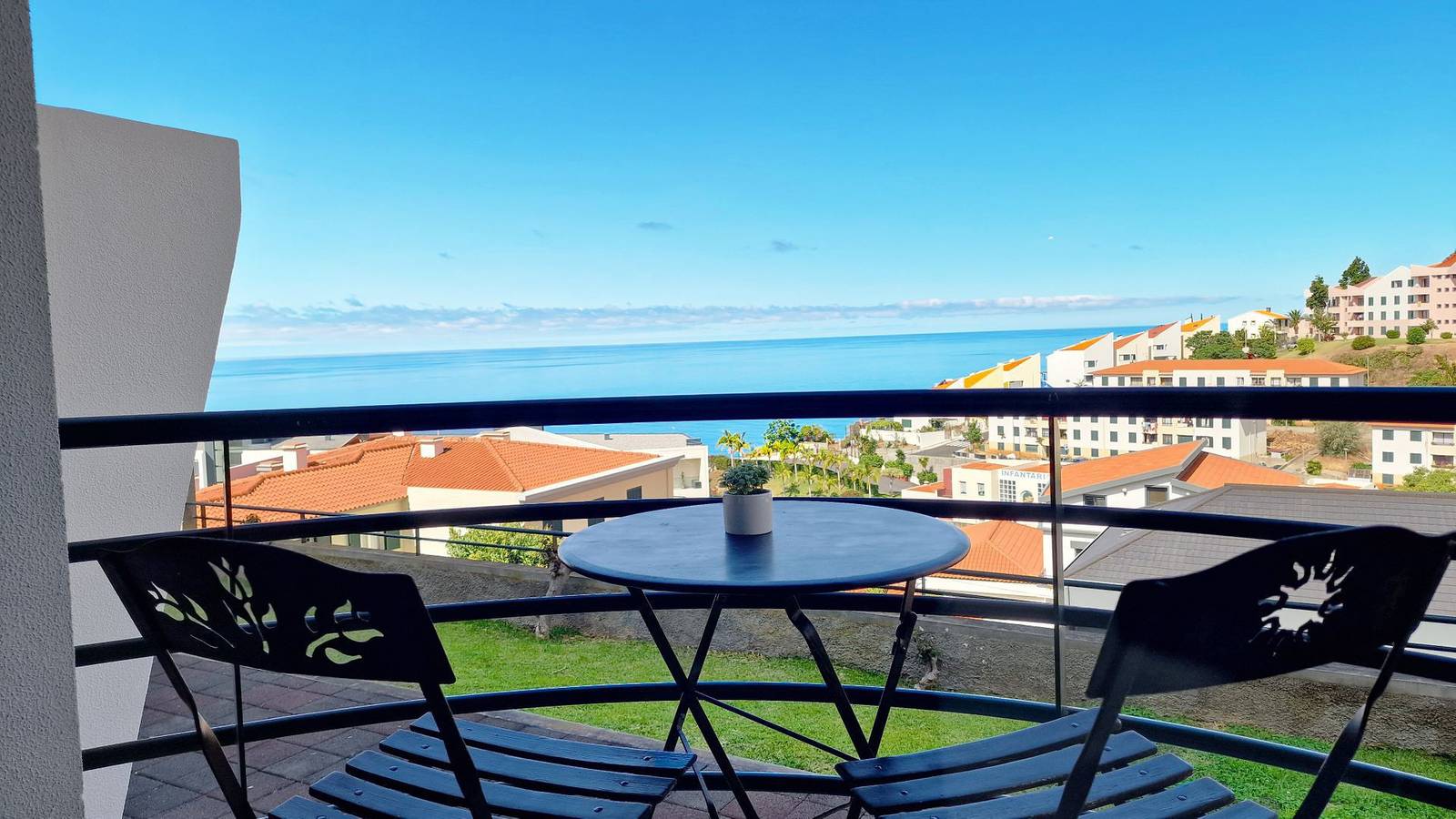 Ganze Wohnung, Ferienwohnung für 4 Personen mit Meerblick in Câmara de Lobos, Madeira