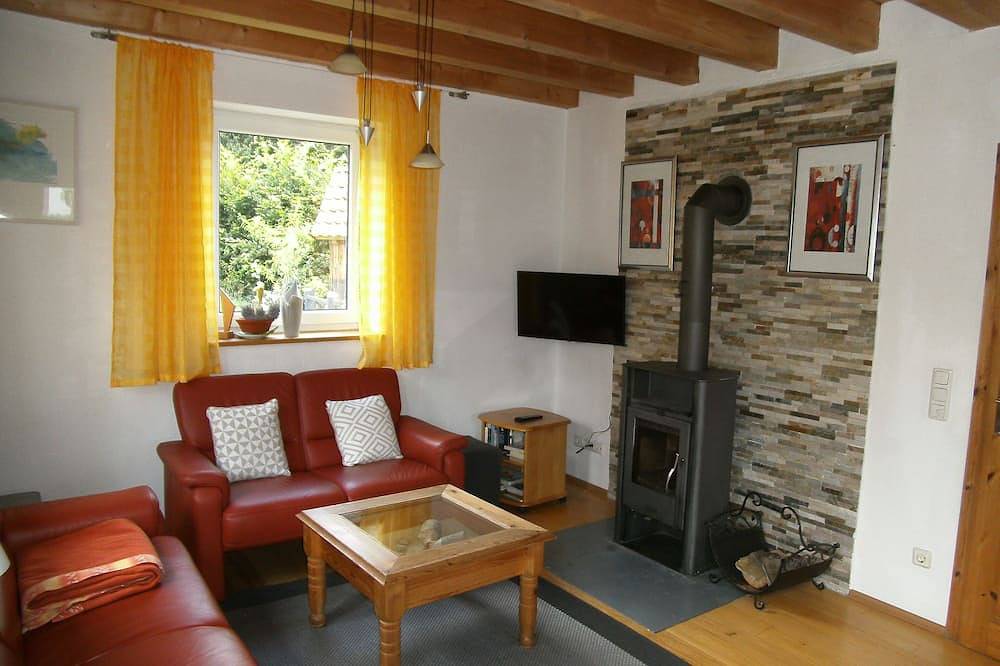 Ganze Wohnung, Gemütliches Ferienhaus (ca. 85qm) mit 3 Schlafzimmern und Garten zur alleinigen Benutzung in Muhr am See, Fränkisches Seenland