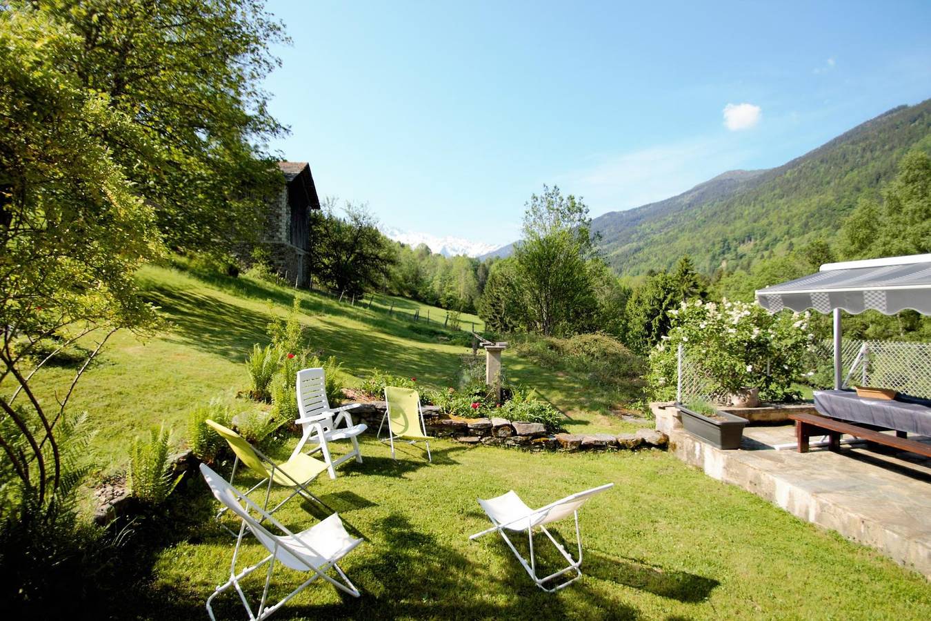 Gîte voor 10 personen met terras in La Ferrière, Isère