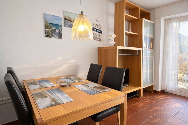 Ganze Wohnung, Komfortable Ferienwohnung mit Terrasse und Garten in Strandnähe in Schillig in Schillig Strand, Wangerland