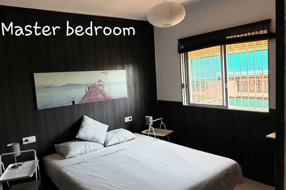 Ganze Wohnung, Wohnung mit privater Terrasse, Blick auf das Castillo in Campoamor, Alicante